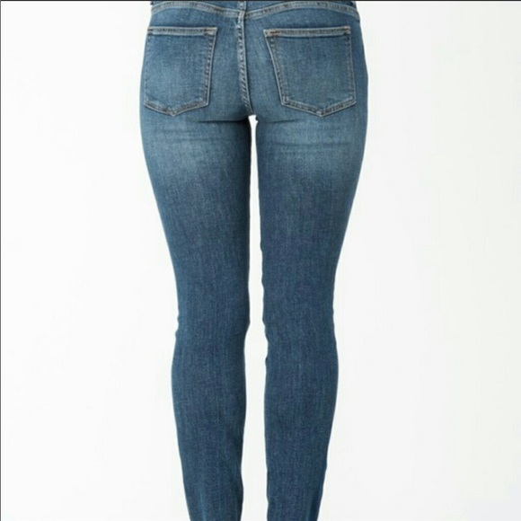🎉HP🎉 Gorgeous Distressed Skinnies💕 - Picture 5 of 8